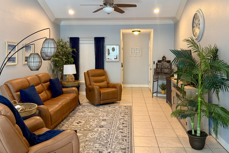 Coastal Condo w/ Pool in South Padre Island! Apartment in South Padre Island