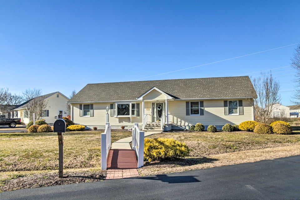 3 Mi to Boardwalk: Family Bethany Beach Home House in Ocean View