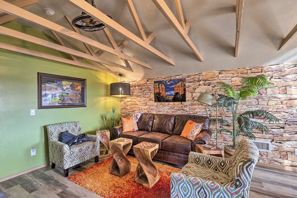 Hot Tub & View: Wine Country Retreat in Cornville Cottage in Cornville