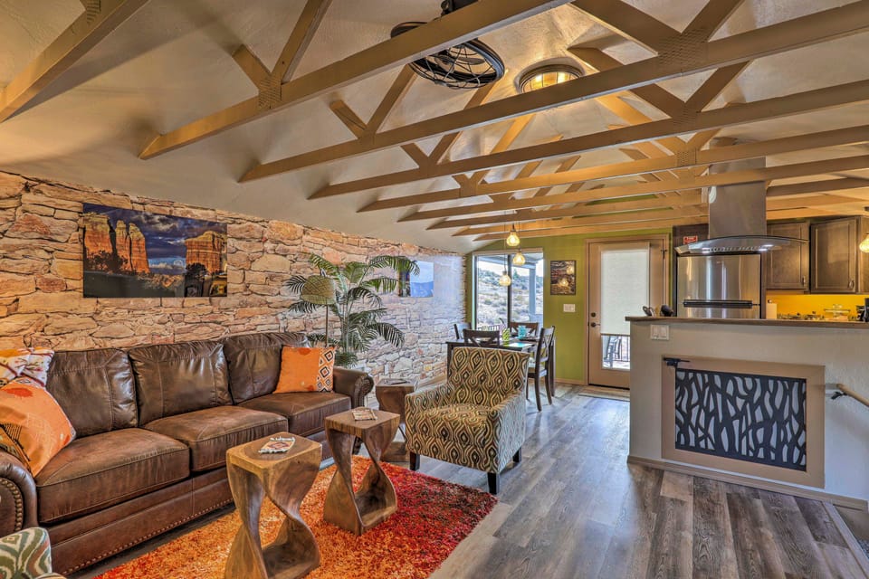 Hot Tub & View: Wine Country Retreat in Cornville Cottage in Cornville