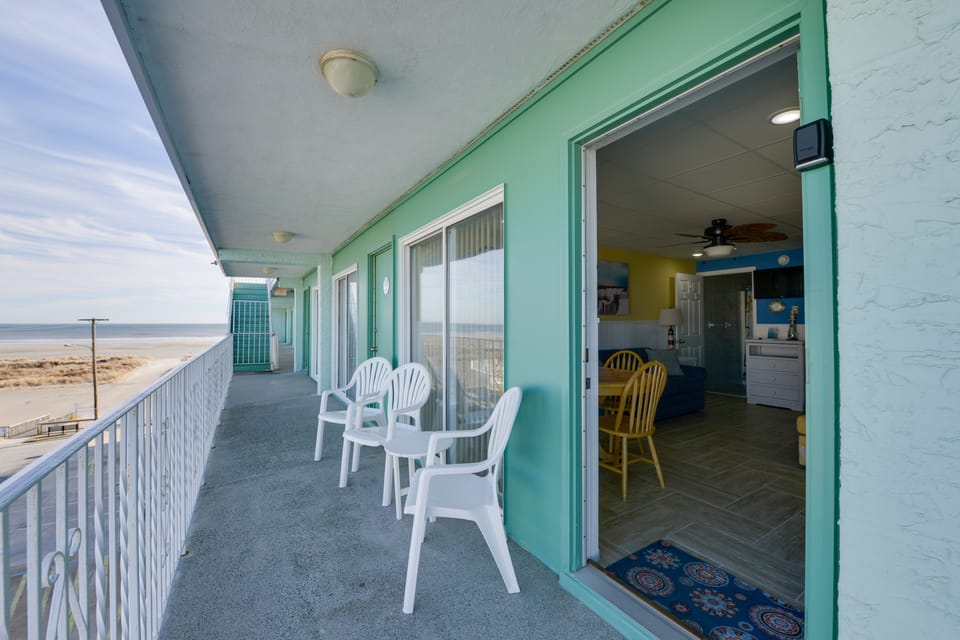 Updated Oceanside Condo - 5 Miles to Cape May! Apartment in Wildwood Crest