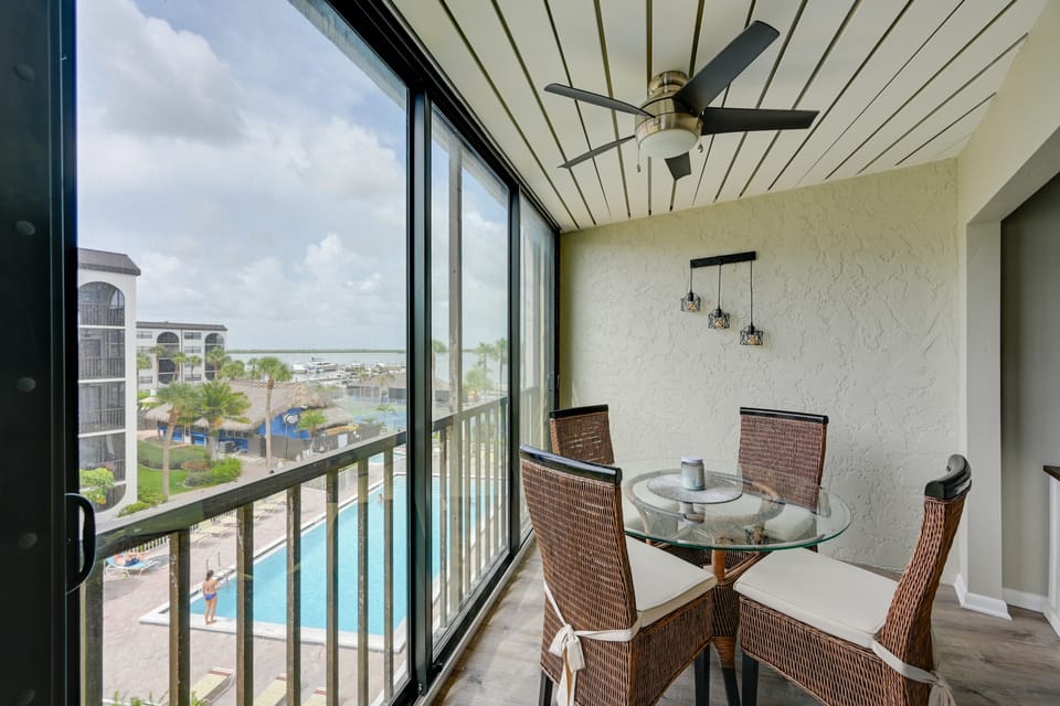 2 Mi to Tigertail Beach: Quiet Waterfront Condo Apartment in Marco Island