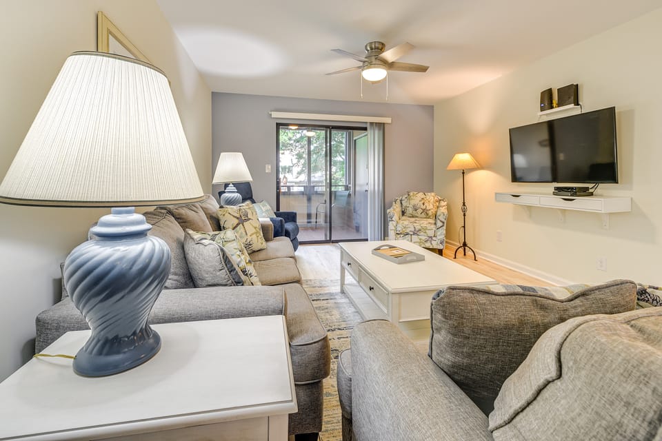 Coastal Escape: Walk to Beach & Resort Pool Apartment in South Carolina