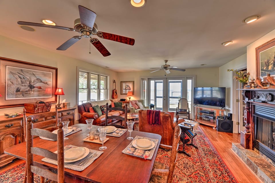 Waterside Belhaven House & Cottage w/ Porch & Dock House in North Carolina