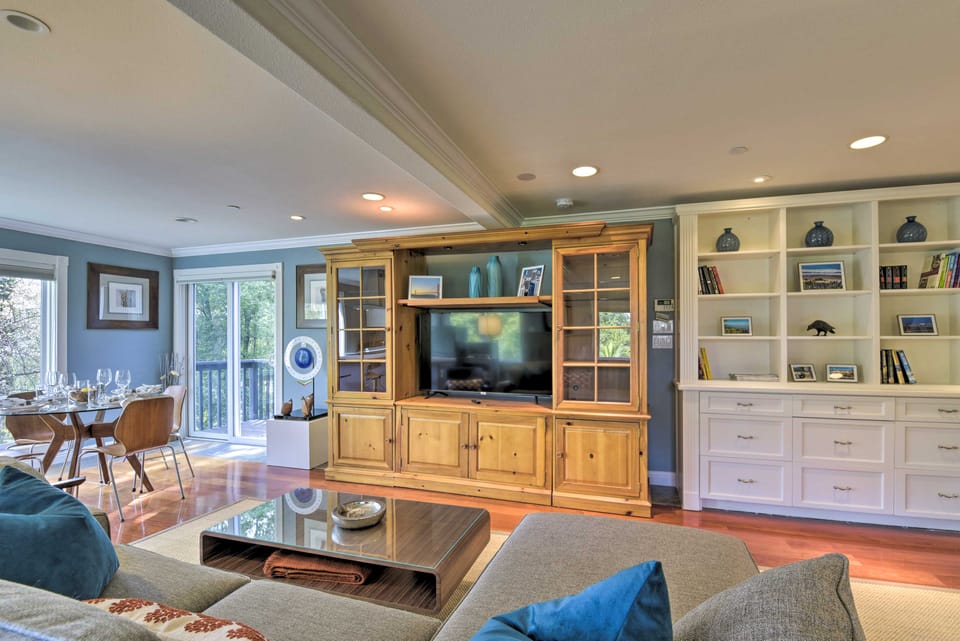 Designer Apartment < 1 Mile to Downtown San Rafael Apartment in San Rafael