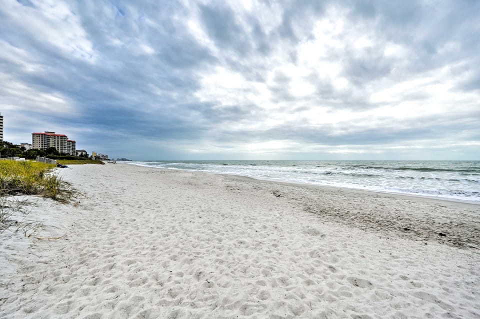 Renovated Naples Oasis w/ Pool: 2 Mi to Beach House in Naples Park