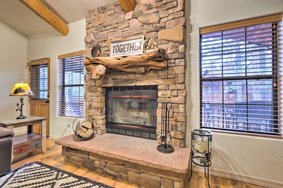 Furnished Balcony w/ Fire Pit: Pinetop Mtn Escape! Apartment in Arizona