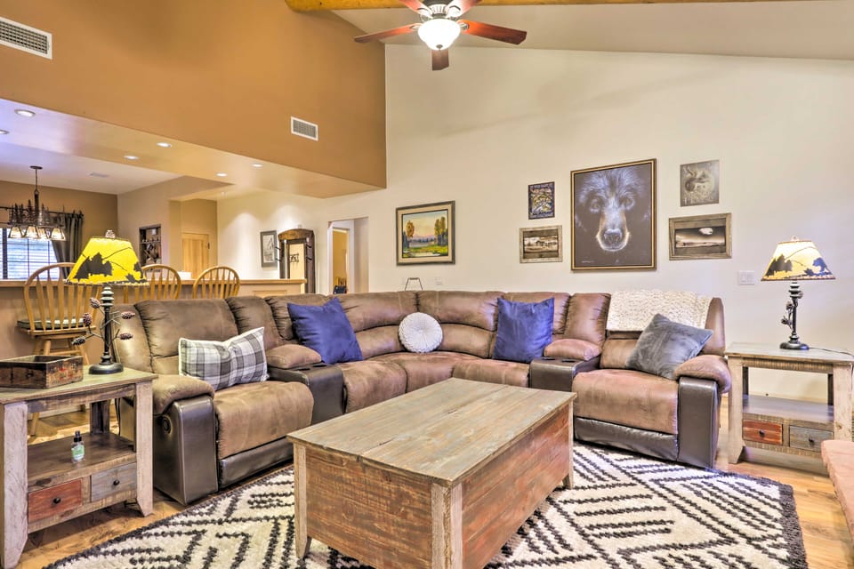 Furnished Balcony w/ Fire Pit: Pinetop Mtn Escape! Apartment in Arizona