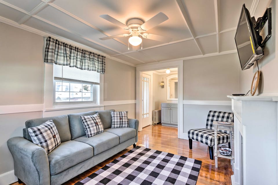 Newport House < 3 Mi to Beaches & Bowen’s Wharf! House in Newport