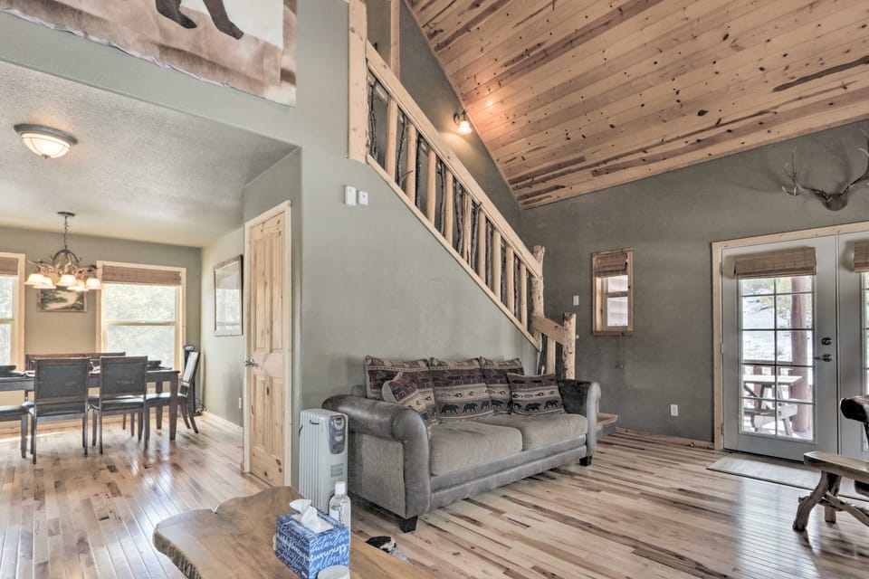 Fire Pit + Game Room: Heber-Overgaard Cabin! House in Heber-Overgaard