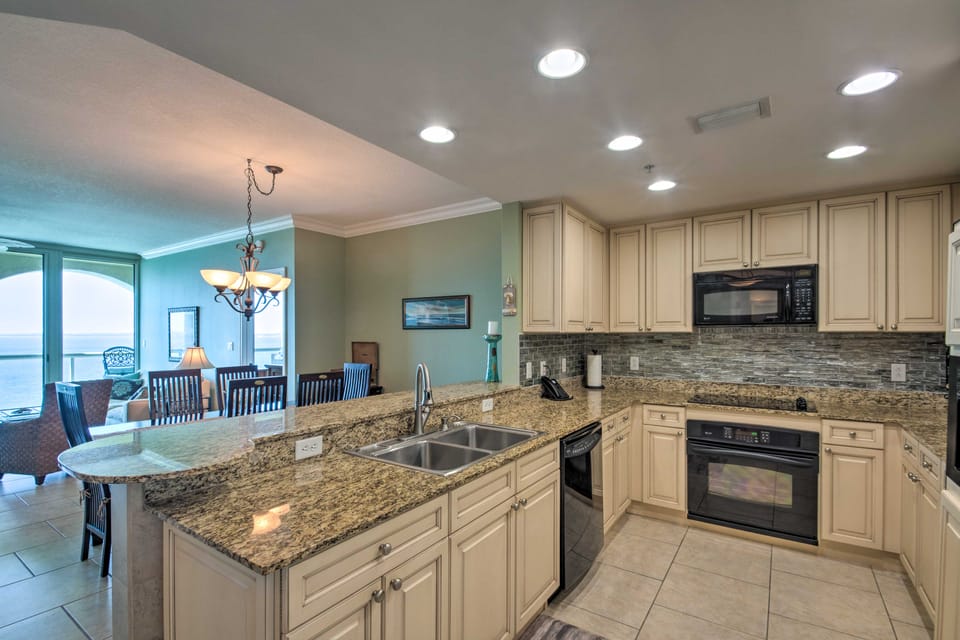 Pensacola Beach Resort Condo with Beach Access! Apartment in Pensacola Beach