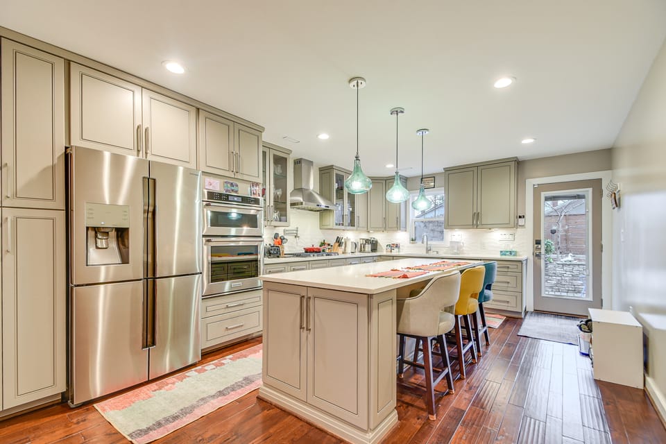 2 Mi to Duke & Dtwn Durham: Modern Home w/ Patio! House in Durham