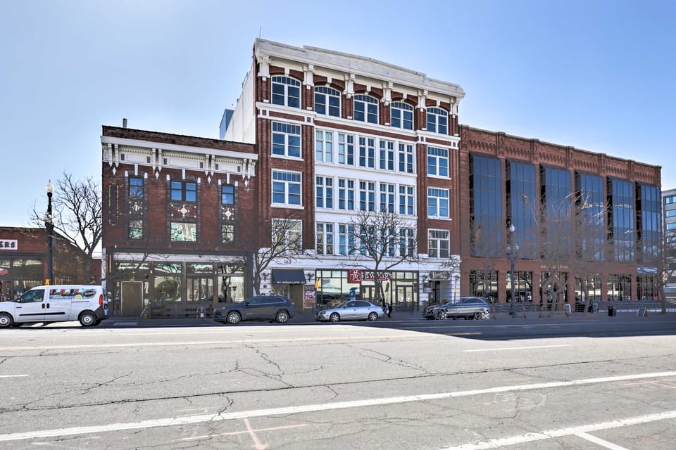 Walk to Shops! SLC Dtwn Studio Loft w/ Patio Apartment in Salt Lake City