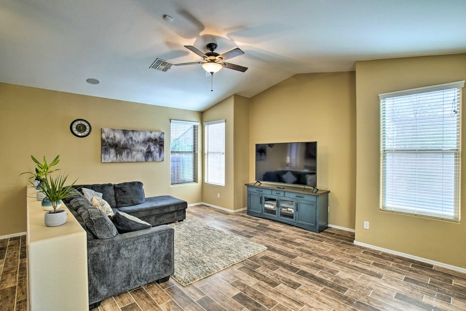 4 Mi to Surprise Stadium! Snowbird Haven w/ Pool House in Surprise