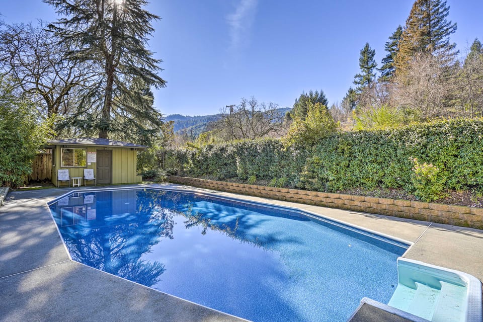 Woodsy Willow Creek Getaway w/ Pool & Deck! House in Willow Creek