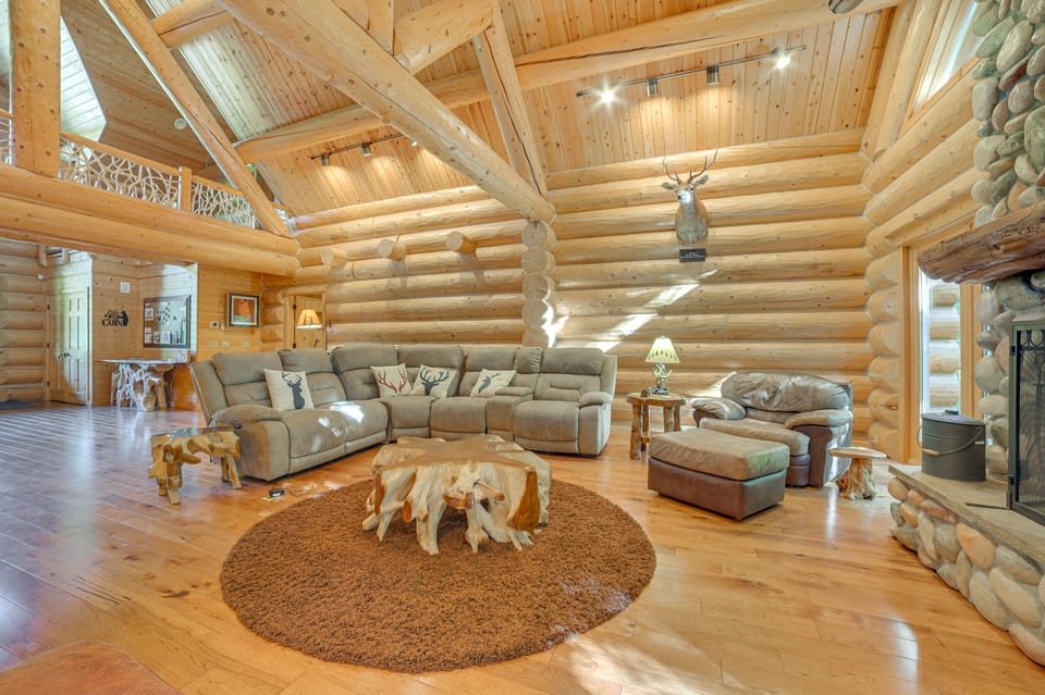 14 Mi to Slopes: Lodge on 104 Acres in Boyne City House in Michigan