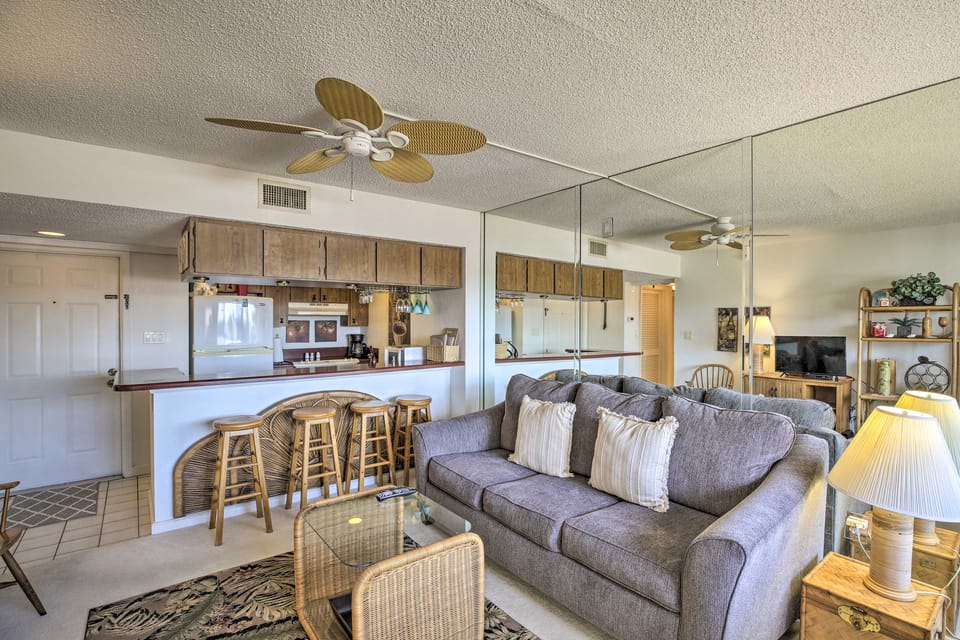 Burnt Store Marina Condo: Boat, Swim, Golf! Apartment in Burnt Store Marina