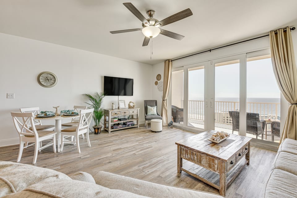 'Ocean Oasis' PCB Condo w/ Balcony & Beach Views! Apartment in Long Beach