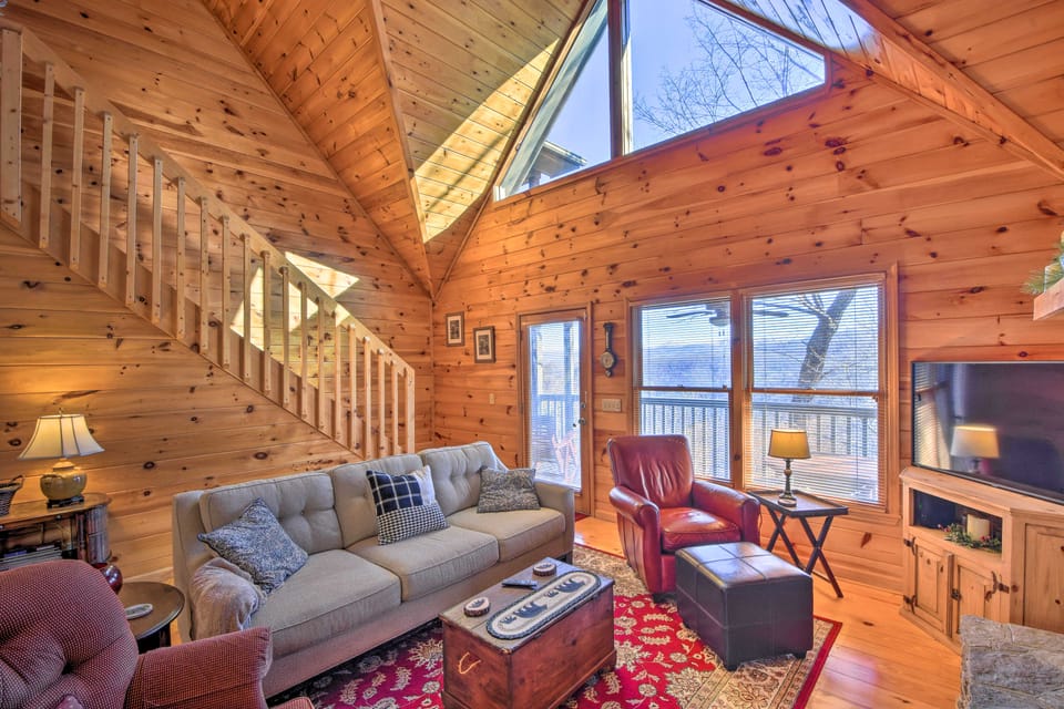 Cozy Mountain Cabin - Panoramic Mountain Views House in Union County