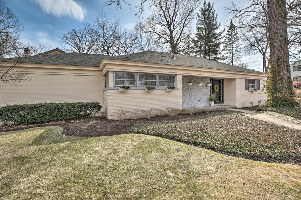 Home w/ Office + Yard: 25 Mi to Downtown Chicago! House in Illinois