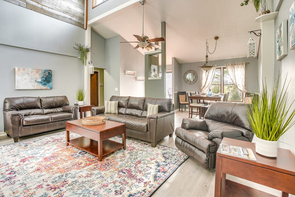 Grill, Yard & Fire Pit: Huntsville Gem w/ Views House in Indian Lake