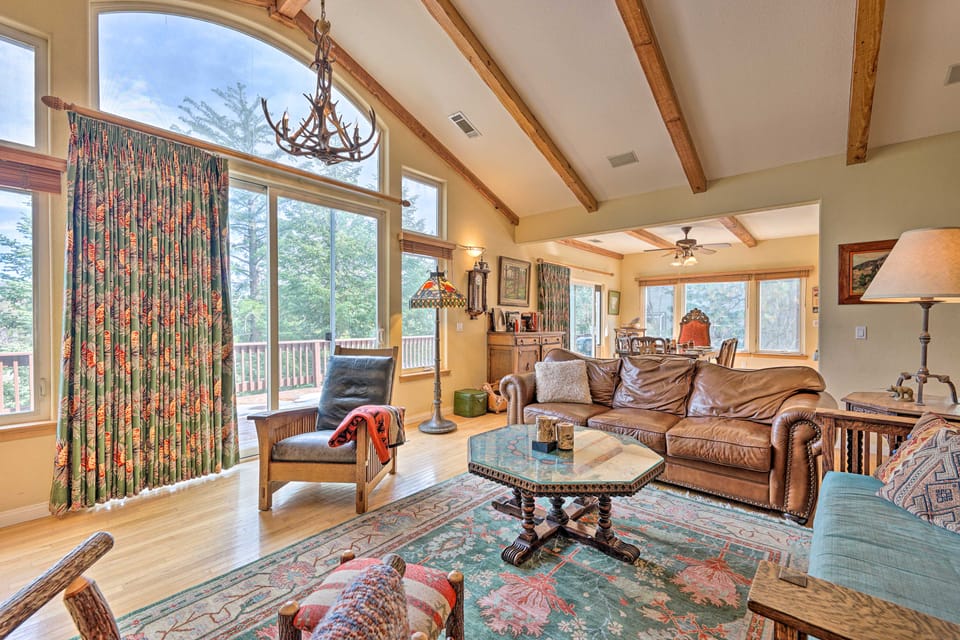 Wraparound Deck: Woodland Cabin in Lake Arrowhead House in Southern California