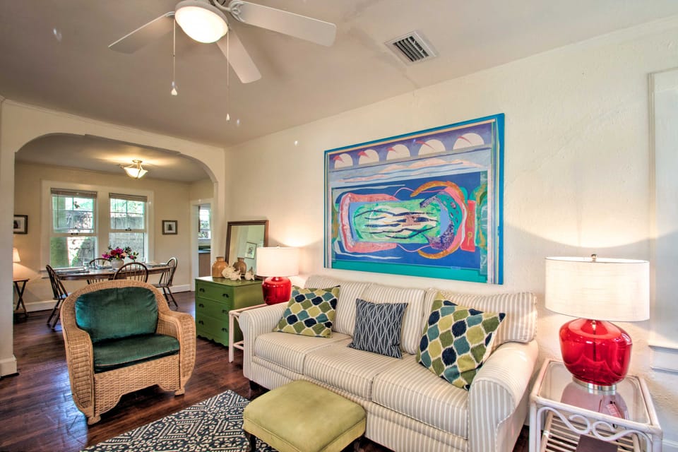Colorful Pensacola Oasis: 1 Block to Bayview Park! House in Pensacola