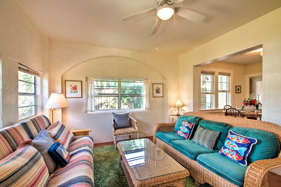Colorful Pensacola Oasis: 1 Block to Bayview Park! House in Pensacola