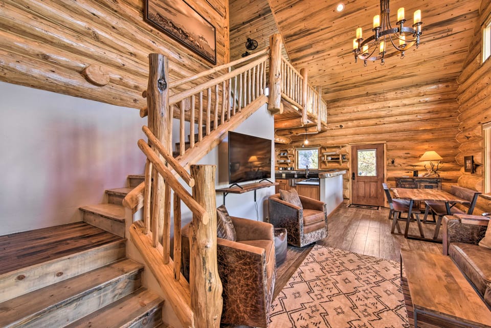 Riverfront Retreat w/ Hot Tub: Fish & Hike! House in Park County