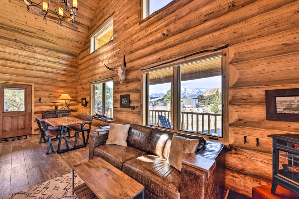 Riverfront Retreat w/ Hot Tub: Fish & Hike! House in Park County