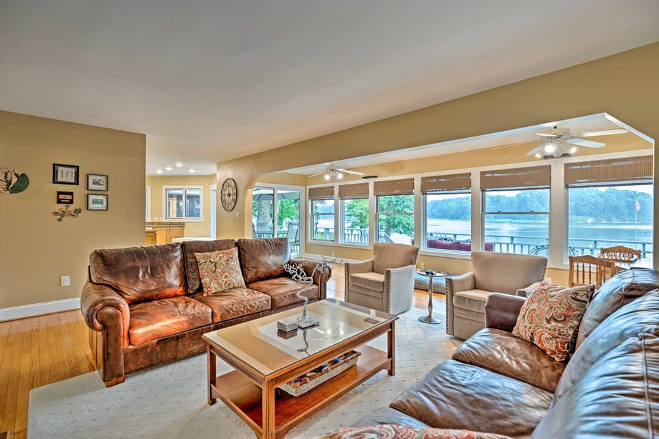 Riverfront Paradise w/ Hot Tub & Pool in Kinsale! House in Maryland
