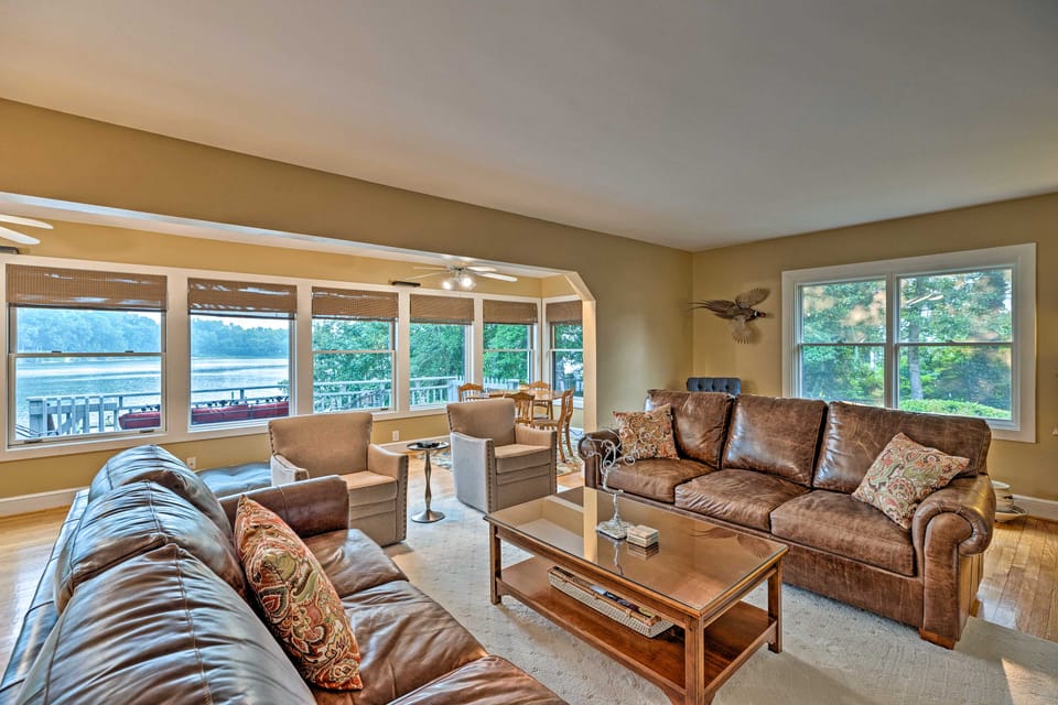 Riverfront Paradise w/ Hot Tub & Pool in Kinsale! House in Maryland