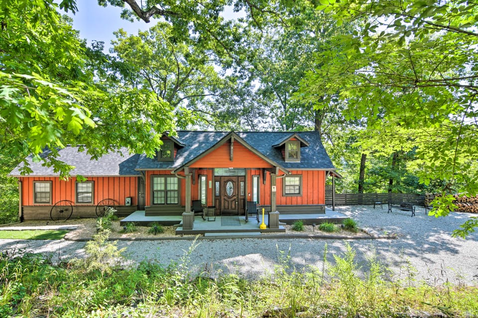 Pet-Friendly Branson Area Home: Hot Tub, Game Room House in Table Rock Lake