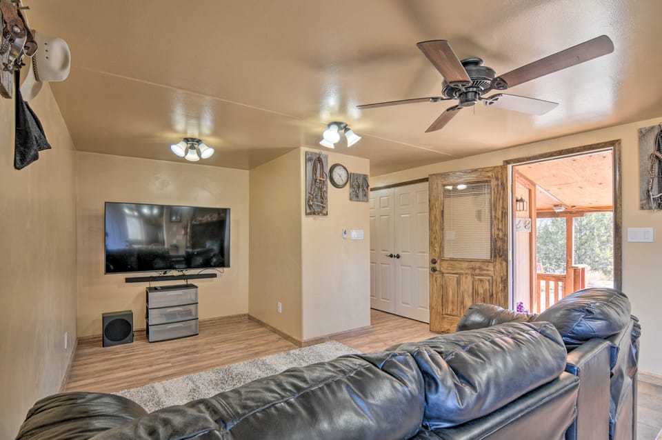 Cozy Home w/ Canyon Views: 2 Mi to Grand Staircase House in Utah