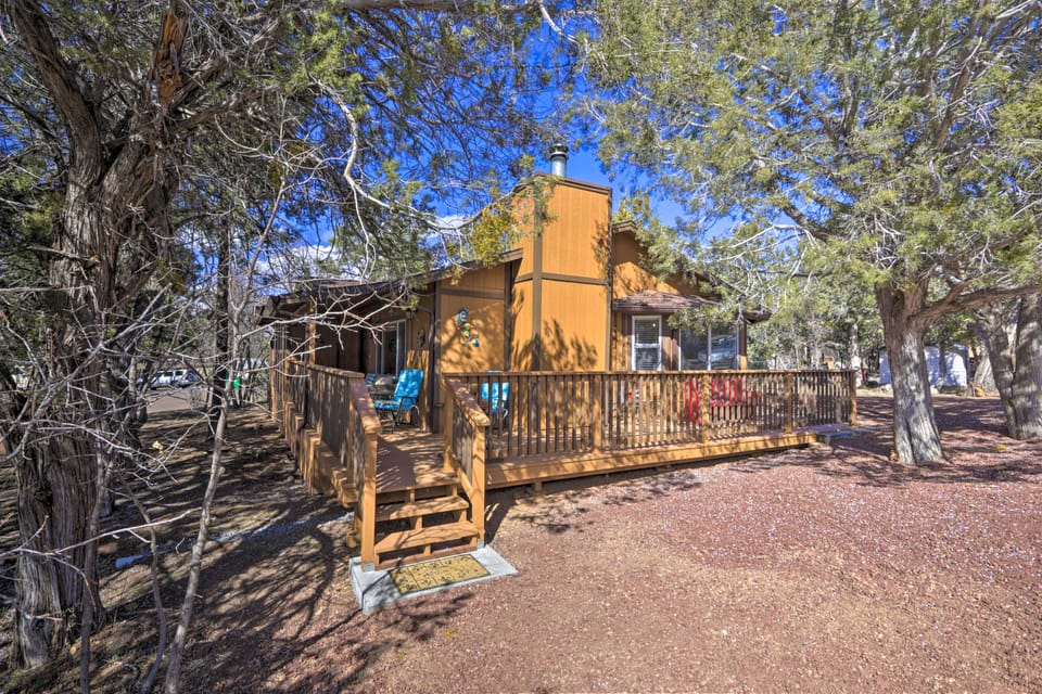 Furnished Deck: Show Low 'White Mountain Cottage' House in Show Low