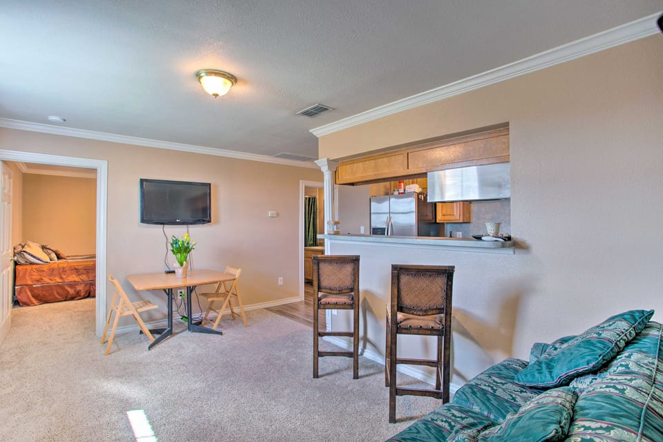 Remodeled Ranch Apt in Sanger: 12 Mi to Lake! Apartment in Texas