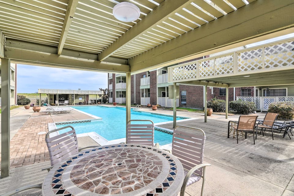 < 1 Mi to Stewart Beach: Gem in East End Galveston Apartment in Texas City