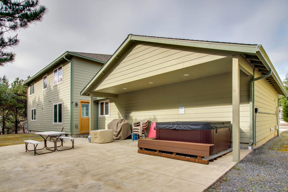 Spacious Bandon Getaway - 2 Blocks to Ocean! House in Oregon