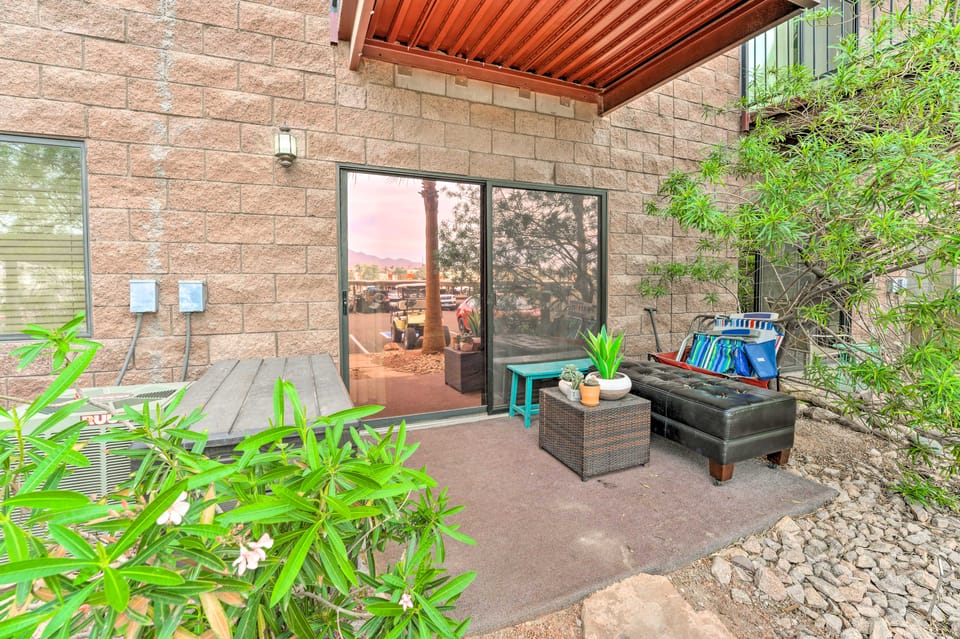 Walk to Beach: Lake Havasu Condo w/ Pool Access Apartment in Lake Havasu City