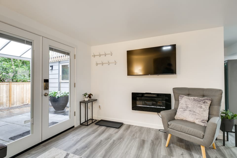 Patio & Grill: Dog-Friendly Redmond Getaway! Apartment in Redmond