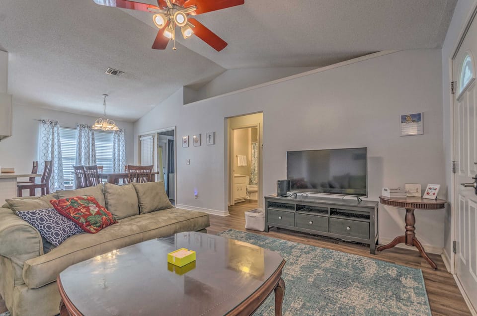 Home 10 Mi to Downtown Pensacola: Pets Welcome! House in Alabama