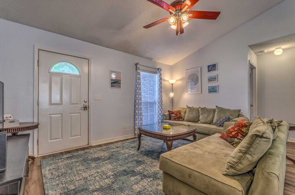 Home 10 Mi to Downtown Pensacola: Pets Welcome! House in Alabama