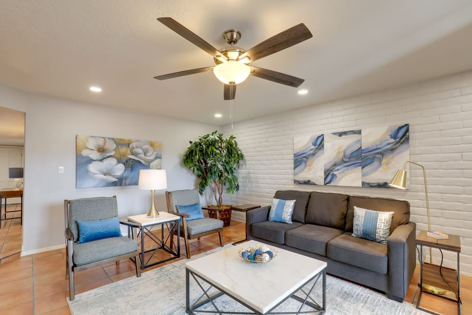 Tucson Townhome w/ Private Patio & Mtn Views! Apartment in Catalina Foothills