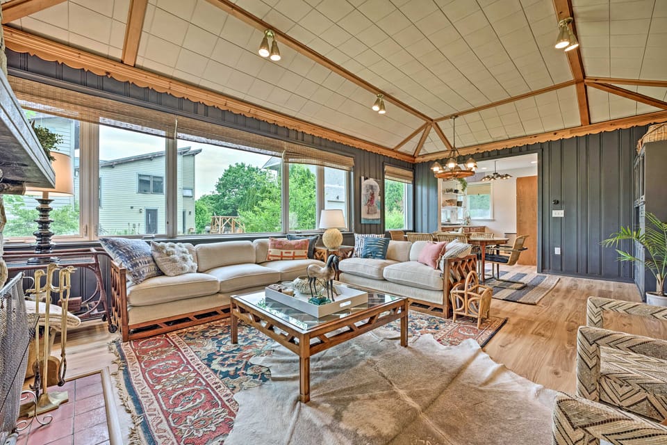 Lake Michigan Hideaway: Pool, Steps to Beach! House in Michiana