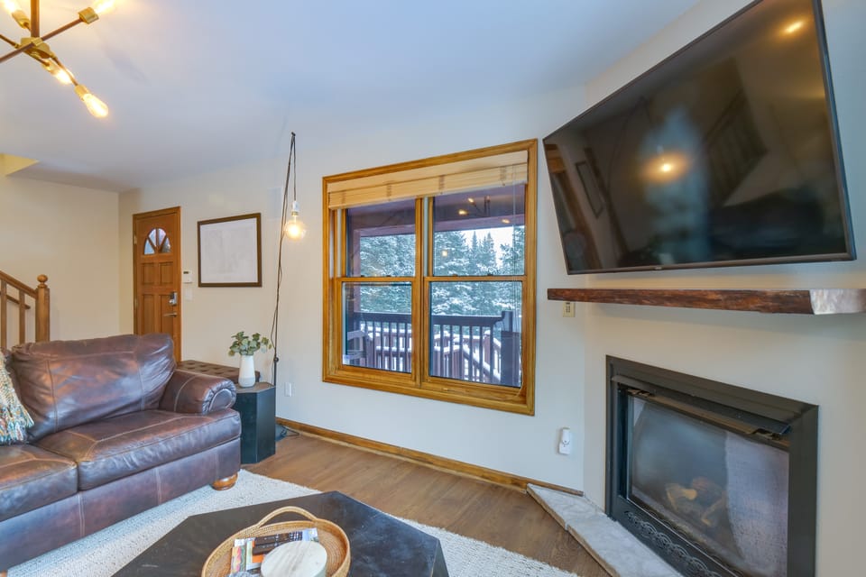 12 Mi to Breckenridge Ski Resort: Cabin w/ Hot Tub House in Summit County