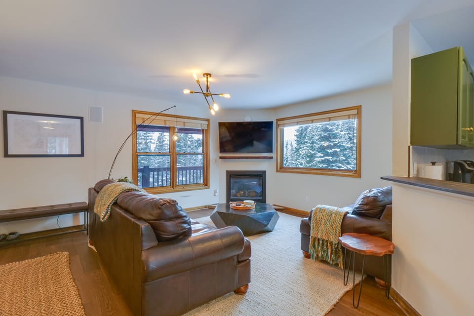 12 Mi to Breckenridge Ski Resort: Cabin w/ Hot Tub House in Summit County