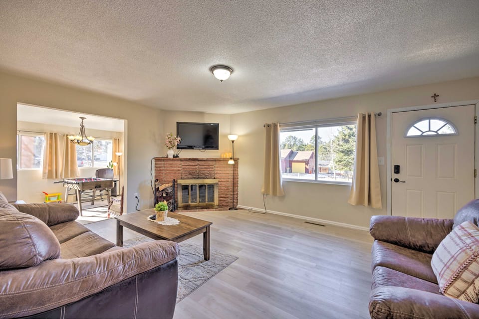 Hike, Bike & Fish: Gem w/ Hot Tub in Woodland Park House in Woodland Park