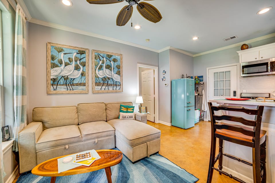 Pet-Friendly Lakefront Getaway w/ Hot Tub! House in Texas