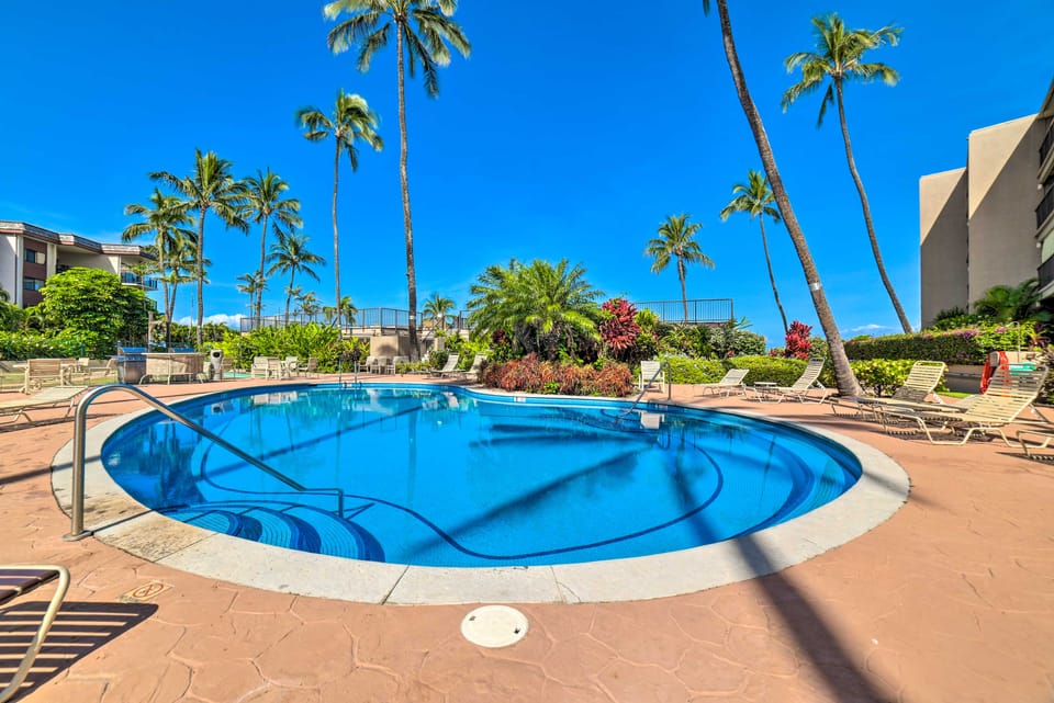 Tropical Getaway with Beach + Pool Access! Apartment in Napili-Honokowai