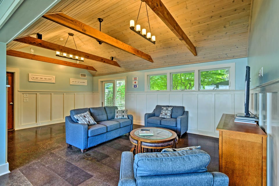 Common Fence Point Cottage w/ Ocean Views! Cottage in Bristol